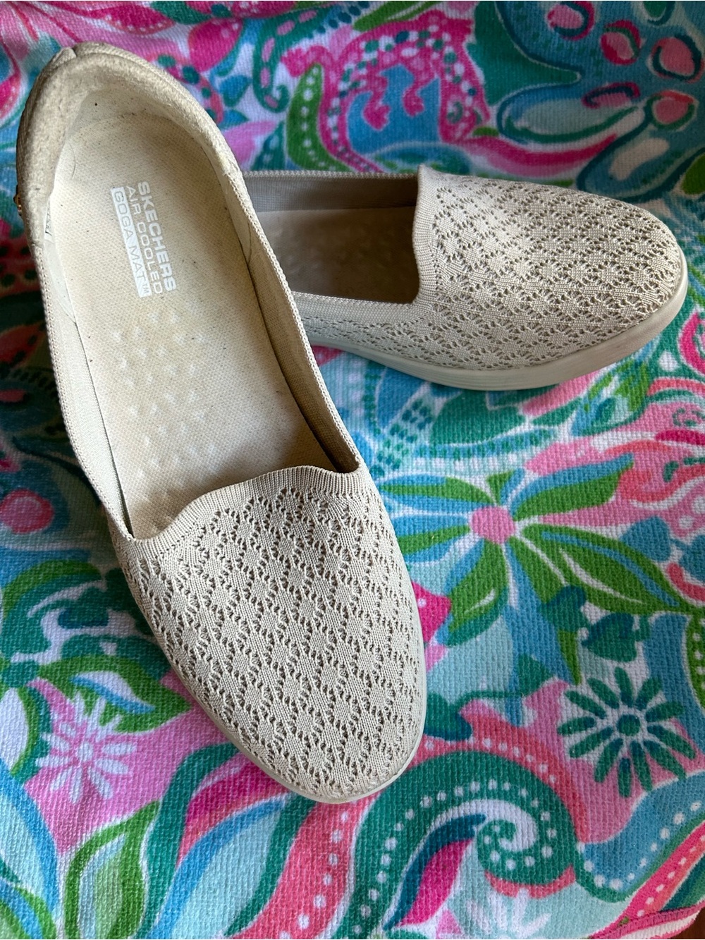Skechers Chelsea.